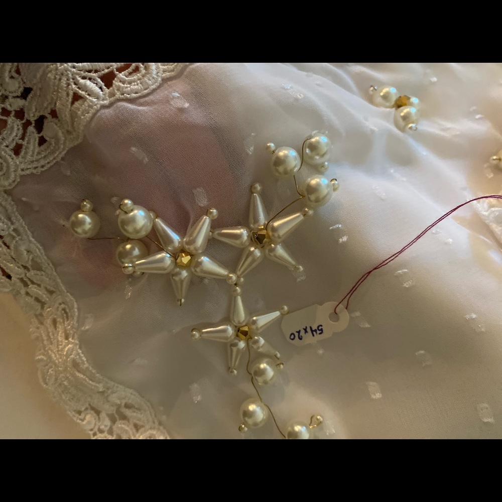 NWT unique beaded flowers handmade white color fancy bride scarf Chapel Veil - Picture 6 of 7